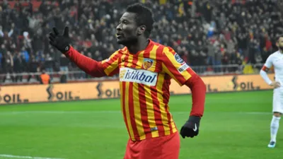 Asamoah Gyan siftah yaptı