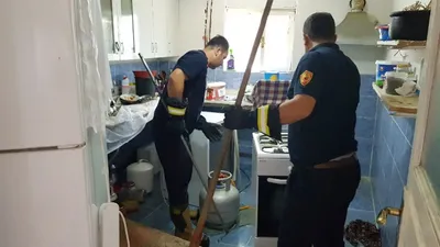 Bir ilçe panikte ! Evleri yılanlar bastı