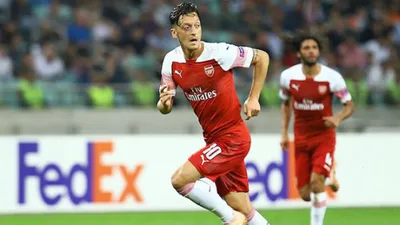 Mesut Özil Arsenal'den ayrılmayacak