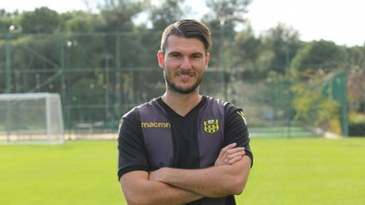 Evkur Yeni Malatyaspor; Barış Alıcı, Mustafa Akbaş ve Robin Yalçın'la sözleşme imzaladı