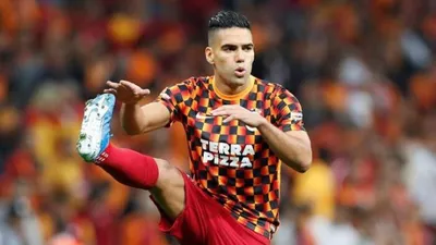 Lionel Messi'den Falcao yorumu: Nereye giderse gitsin gollerine devam edecek