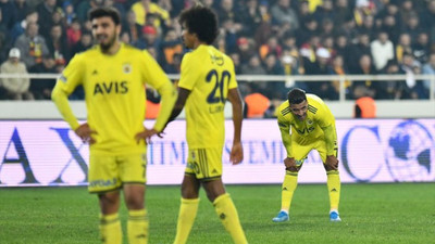 F.Bahçe'nin yıldızı patladı! Kırmızı kart...