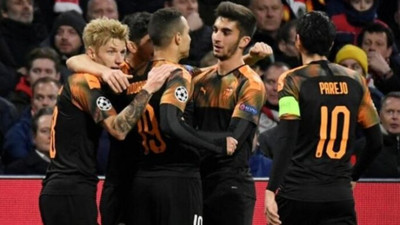 Ajax 0-1 Valencia UEFA Şampiyonlar Ligi (Maç sonucu)
