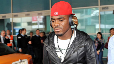 Fenerbahçeli eski futbolcu Emenike Türkiye'ye geri dönüyor