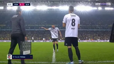 Burak Yılmaz'dan Fenerbahçe-Beşiktaş derbisinde hakem Alper Ulusoy'a şok tepki: Sen gir oyuna