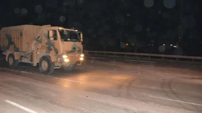 Sınıra komando ve mühimmat sevkiyatı