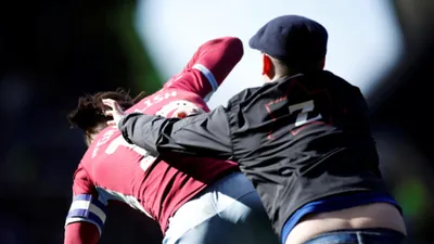 Jack Grealish'e yumruk atan holigana hapis cezası!