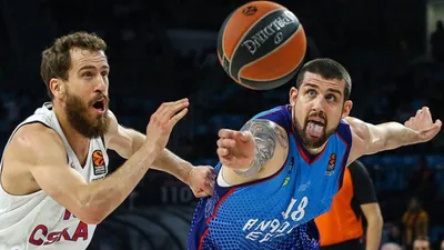 Anadolu Efes ile Barcelona Lassa play-off turuna kalmayı garantiledi