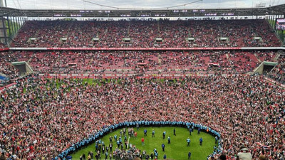 Köln ve Paderborn, Bundesliga'ya yükseldi