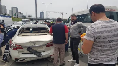 Basın Ekspres'te zincirleme kaza ! 7 araç birbirine girdi