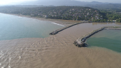 Karadeniz kahverengiye büründü
