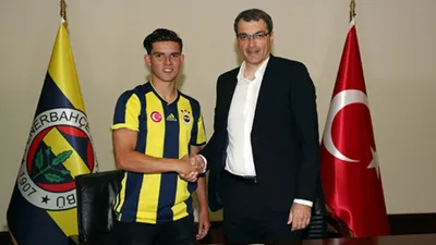 Ferdi Kadıoğlu, Fenerbahçe'yle ilgili fotoğraflarını kaldırdı