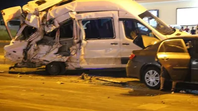 Freni patlayan kamyon önüne gelene çarptı: Çok sayıda yaralı var