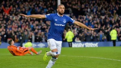 Galatasaray Cenk Tosun'u gündemine aldı!
