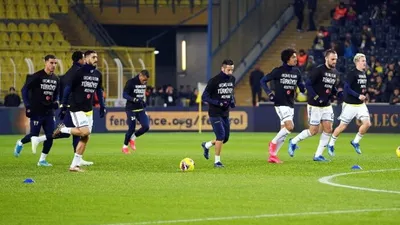 Fenerbahçeli futbolcular, ‘Depremi' unutmadı