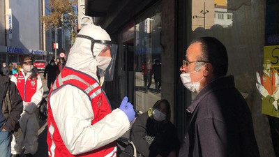 Polis denetiminde ilginç diyalog... ''Sen bu dünyada yaşamıyor musun?''