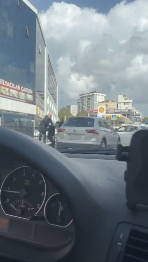 Bakın İstanbul trafiğini ''kimlerle'' paylaşıyoruz! Skandal görüntü - Resim: 2