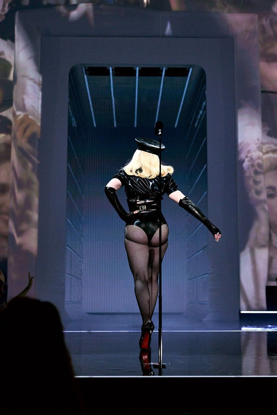 Madonna kıyafetiyle 2021 MTV Video Müzik Ödülleri'ne damga vurdu - Resim: 4