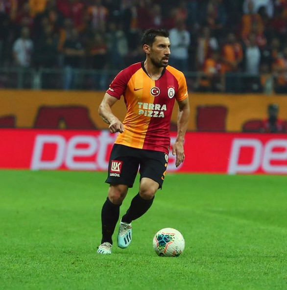 Galatasaray'da Şener Özbayraklı'ya sürpriz teklif - Resim: 2