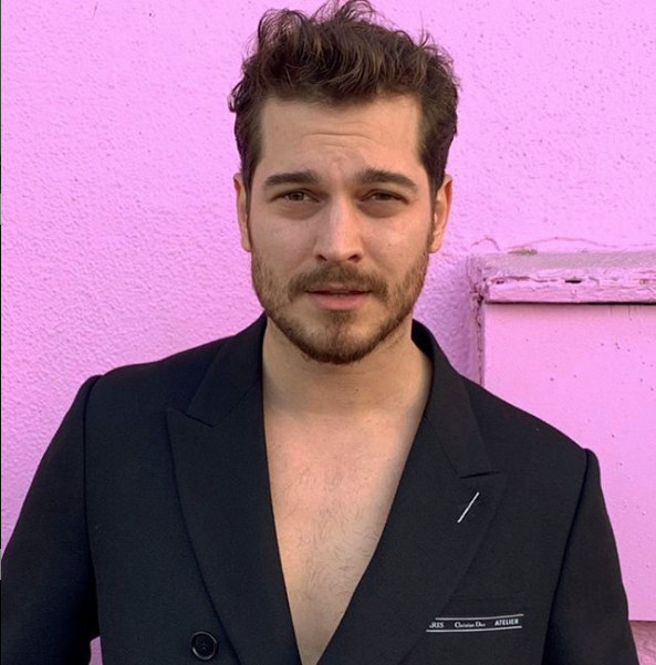 Çağatay Ulusoy'un kilolu hali herkesi şoke etti - Resim: 2