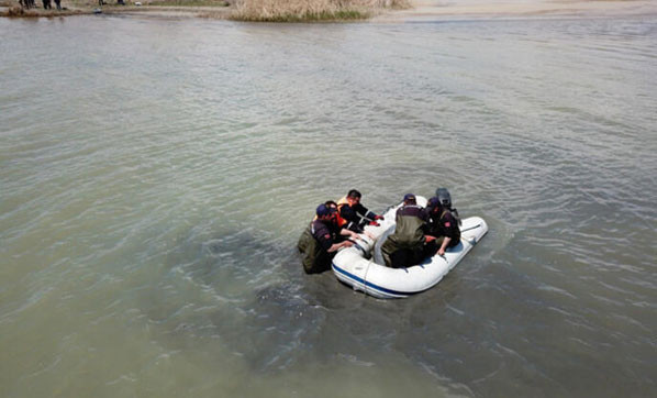 Jandarma ''Van Gölü canavarı'' için drone kaldırdı - Resim: 4