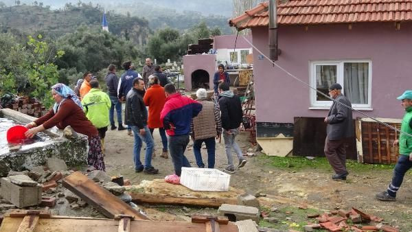 Fırtına ve hortum ilçeyi savaş alanına çevirdi - Resim: 4