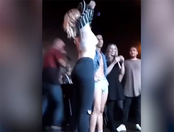 Öğrencilerden çırılçıplak rezalet ! - Resim: 3