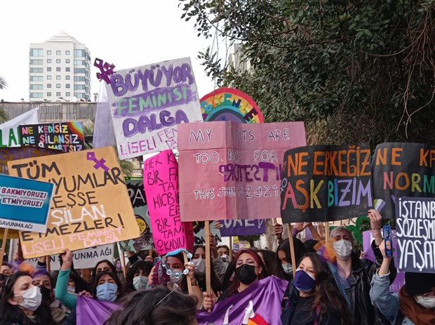 Kadınlar, 8 Mart Feminist Gece Yürüyüşü için bir araya geldi - Resim : 1