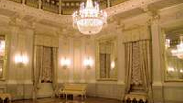 Klasik Mobilya Satislarina Osmanli Dopingi Kadin