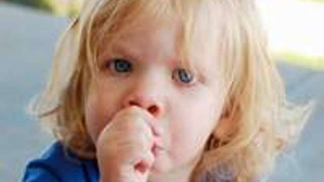 Cocuklar Neden Parmak Emer Kadin