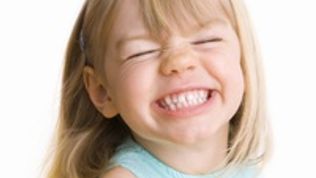 Dislerdeki Renk Degisimine Dikkat Kadin