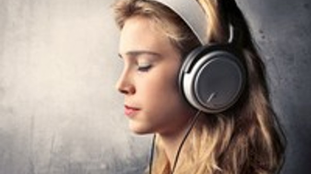 Yüksek ses müzik kulağa zarar veriyor !