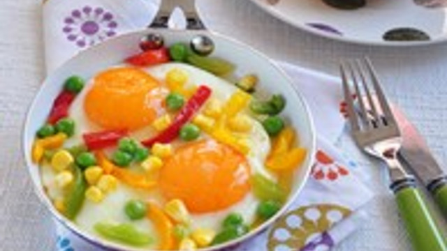 Yumurtayı sebze ve meyveyle tüketin