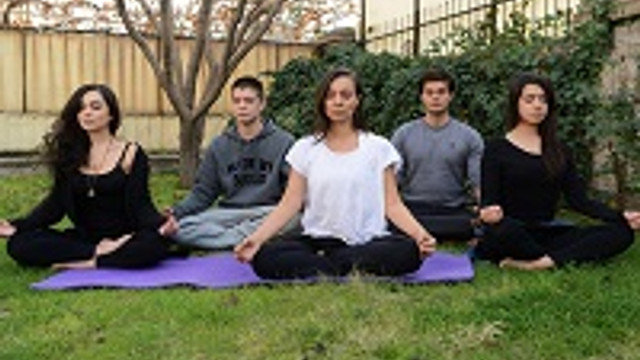 Dizi setinde yoga dersleri başladı