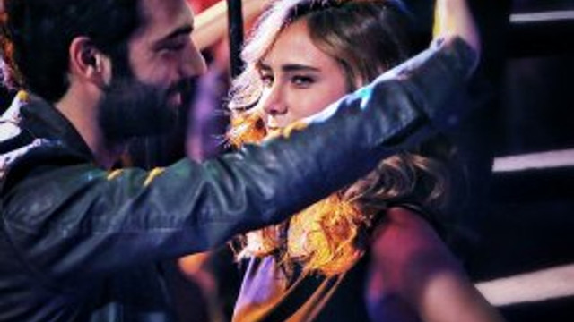 Poyraz Karayel bu kez aşk için esiyor