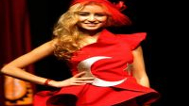 Usak Ta Osmanli Donemi Kadin Kiyafetleri Defilesi Ilgiyle Izlendi Guncel