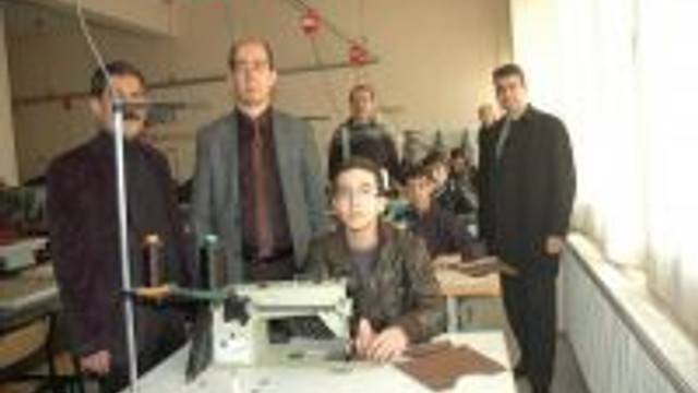 Izmir Deki Eleman Arayan Ayakkabi Sanayicisine Hakkariden Davet Guncel