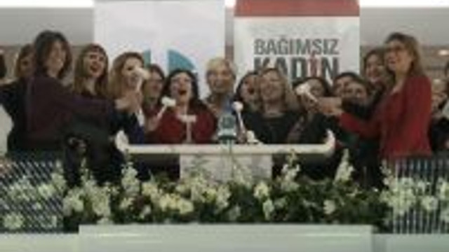 Borsanın Gongunu Kadınlar Çaldı