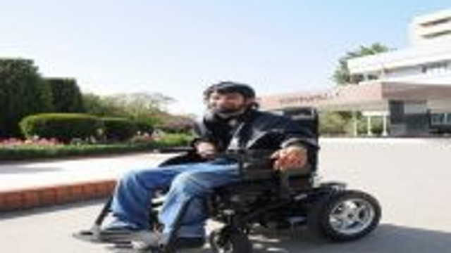 Rektorden Engelli Ogrenciye Akulu Tekerlekli Sandalye Guncel