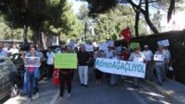 İzmirde Diren Ağaçlı Yol Eylemi