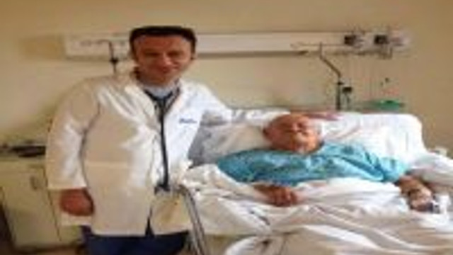 96 Yasinda Kalp Ameliyati Dunya Tip Literaturune Girdi Eski Anayasa Mahkemesi Baskani Muftugil 96 Yasinda Ameliyat Masasina Yatti Tavi Yontemiye Kalp Kapakcigi Degistirildi Guncel