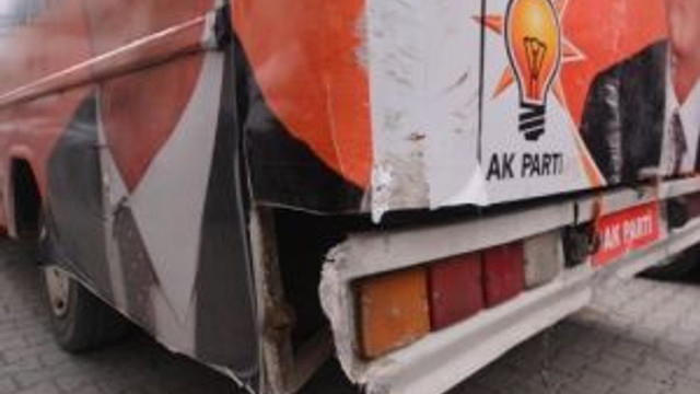 ak parti kadin kollari otobusu