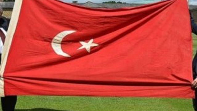 Osmanli Bayragi Turkiye Ye Iade Edildi Guncel