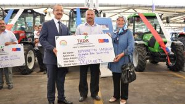 Uşaklı Çiftçilere Tkdk Tarafından 146 Traktör Teslim Edildi