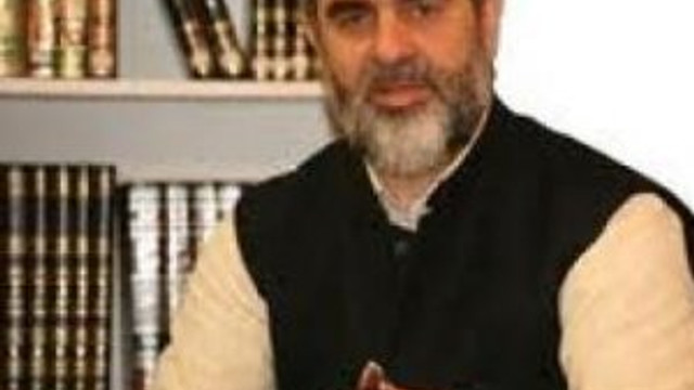 ''Kadın spiker izlemek günah''
