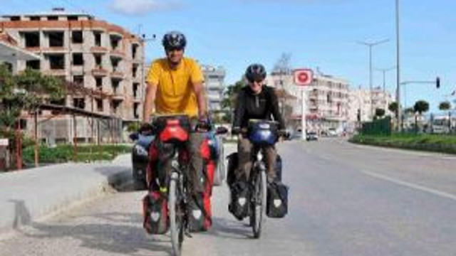 Bisiklet Üstünde Dünya Turu