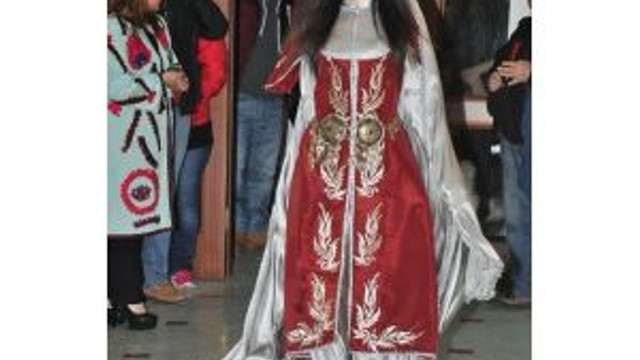 Bursa Da Osmanli Kaftanlari Defilesi Goz Kamastirdi Guncel