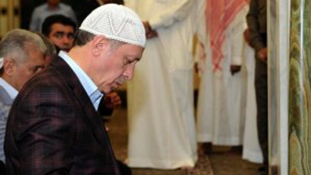 Erdoğan Mescid-i Nebevi'de namaz kıldı