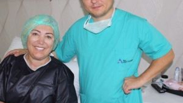 Ünlü Sanatçının Ablası Operasyon Geçirdi