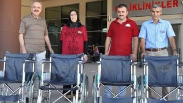 Isimsiz Hayirsever Den Hastahane Ye Tekerlekli Sandalye Bagisi Guncel